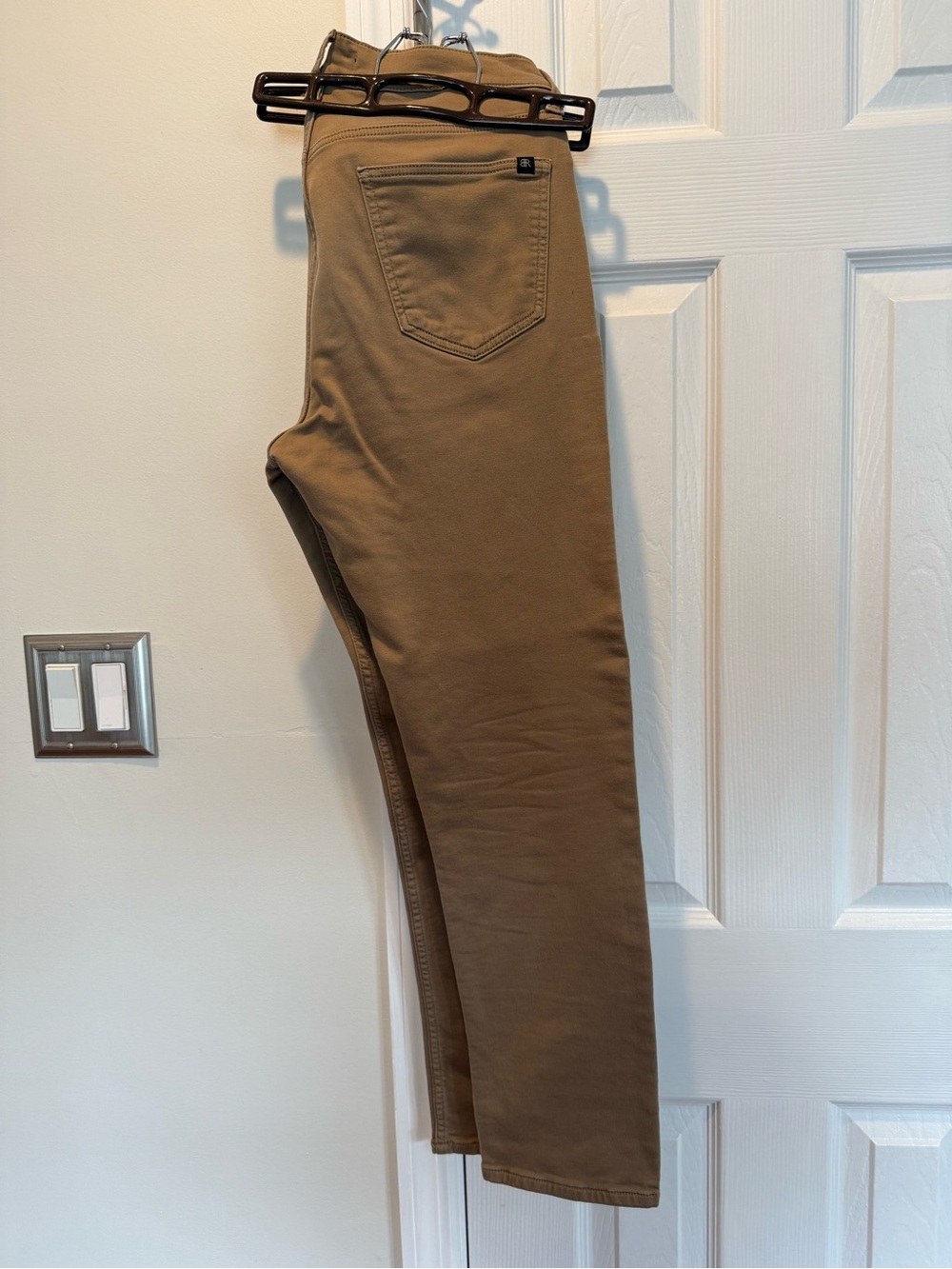 Banana Republic Men’s Chinos in Tan